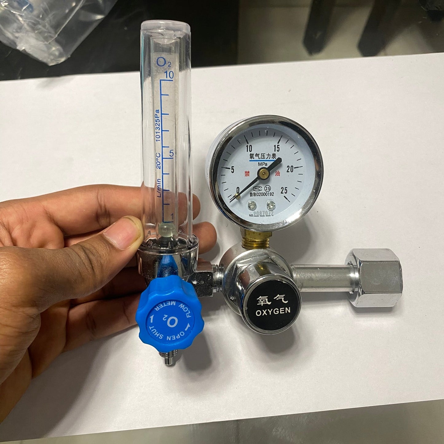 Kit de regulador de oxígeno medicinal CGA540 con flujómetro, manómetro y humidificador Airprov